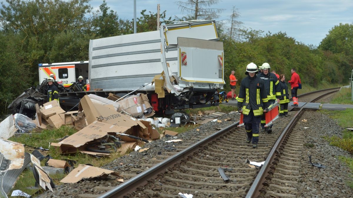 Die Bahnstrecke war mehrere Stunden gesperrt.