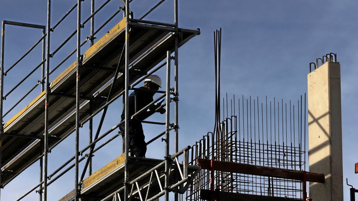 Das Auftragsvolumen ist im Wohnungsbau nach Angaben des Thüringer Landesamts für Statistik von Montag stark zurückgegangen. (Symbolfoto)