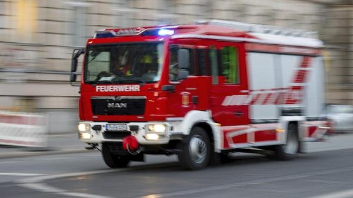 Der Brand hatte für starken Rauch gesorgt. Anwohner sollten Fenster und Türen schließen. (Symbolbild)