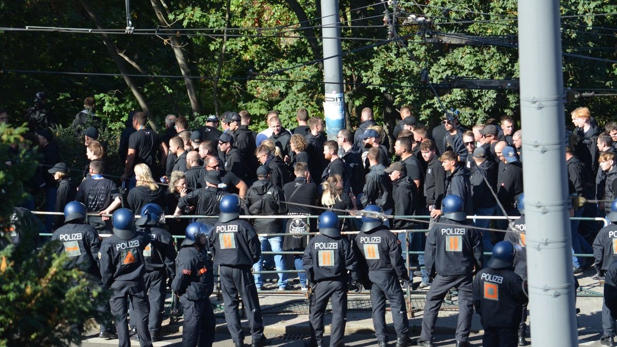 Weitere Bilder von der Ankunft der Fans vor dem Thüringen-Derby.