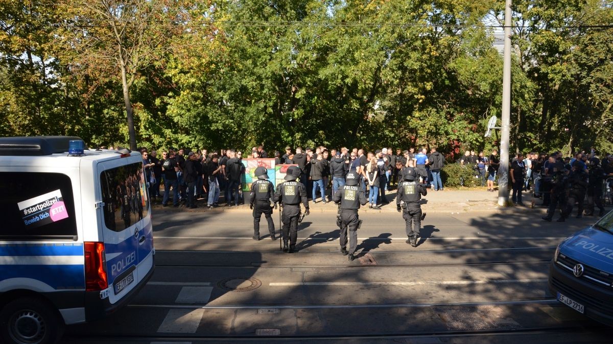 Weitere Bilder von der Ankunft der Fans vor dem Thüringen-Derby.