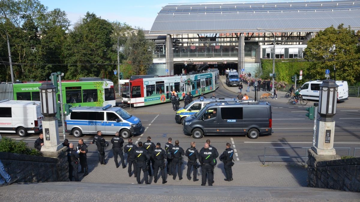 Weitere Bilder von der Ankunft der Fans vor dem Thüringen-Derby.