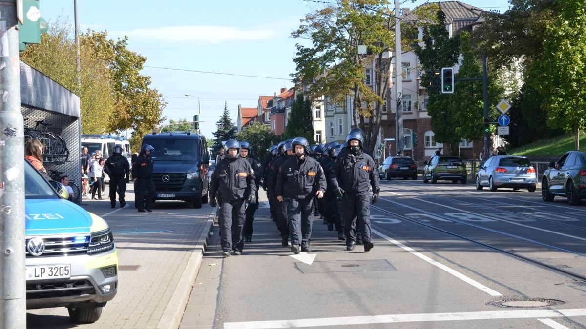 Weitere Bilder von der Ankunft der Fans vor dem Thüringen-Derby. 