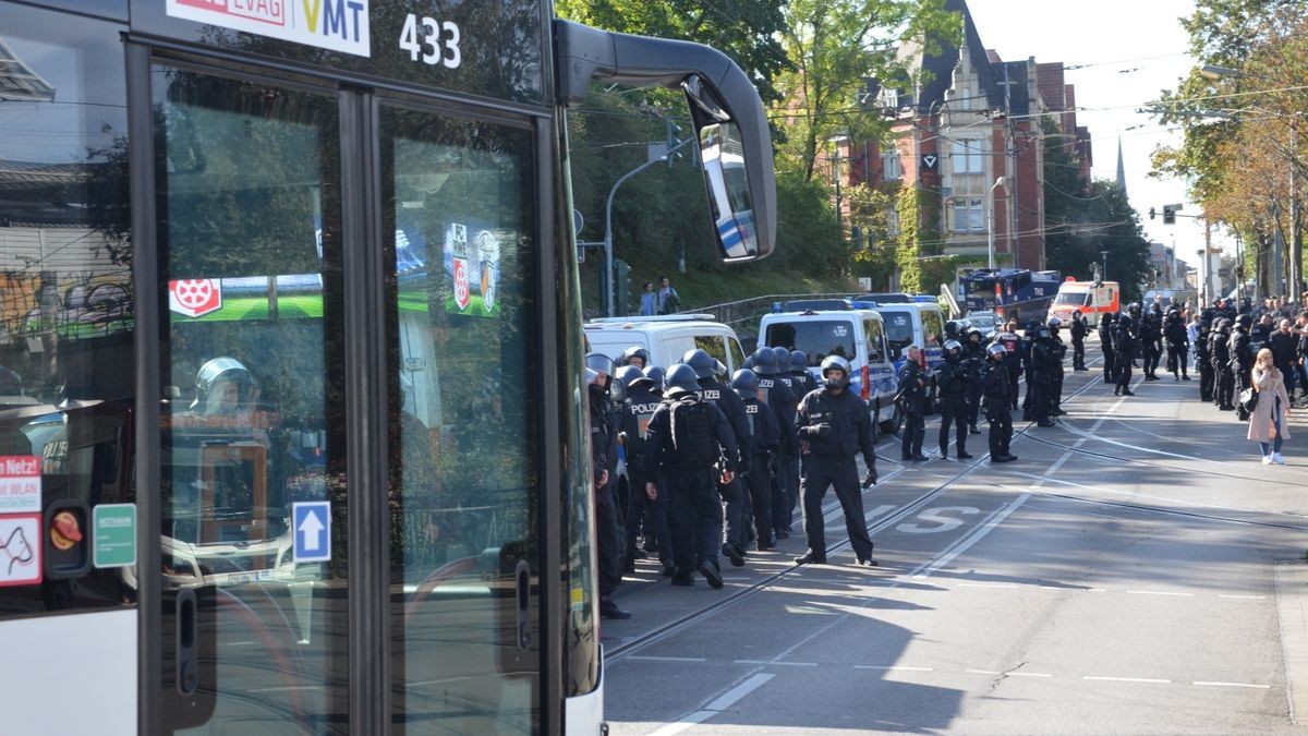 Die Polizei war mit mehreren hundert Einsatzkräften vor Ort. 