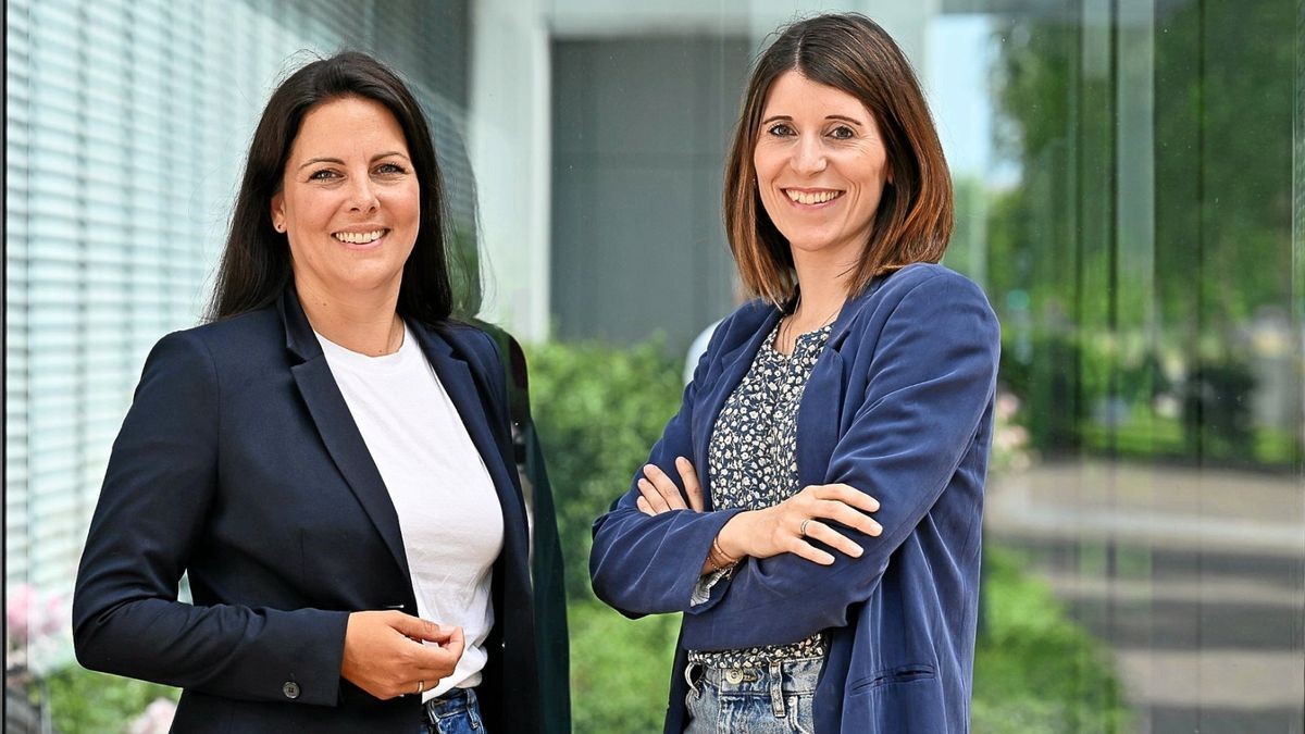 Die Gründerinnen der Plattform FreeMOM: Lena Pieper (links) und Anika Schmidt.