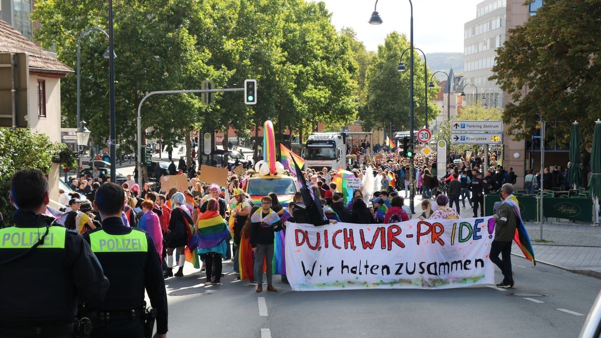 Die Polizei sicherte den CSD auf seiner Route durch Jena ab.