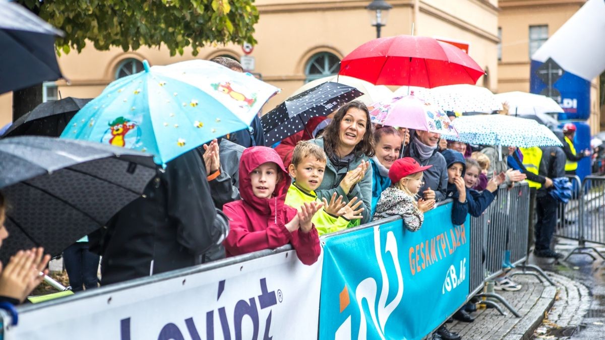 Bereits am Vormittag hatten sich die Kinder und Jugendlichen vor dem Weimarer Goetheplatz gemessen.