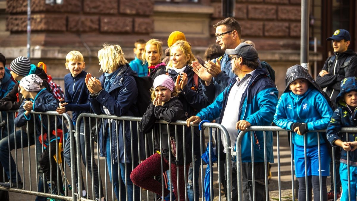 Bereits am Vormittag hatten sich die Kinder und Jugendlichen vor dem Weimarer Goetheplatz gemessen.