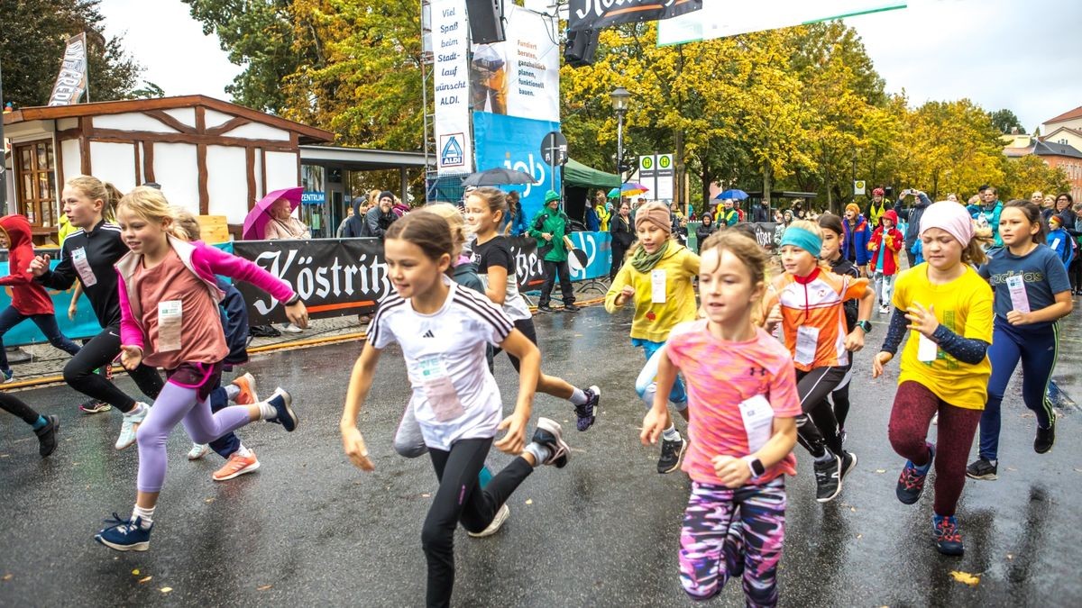 Bereits am Vormittag hatten sich die Kinder und Jugendlichen vor dem Weimarer Goetheplatz gemessen.