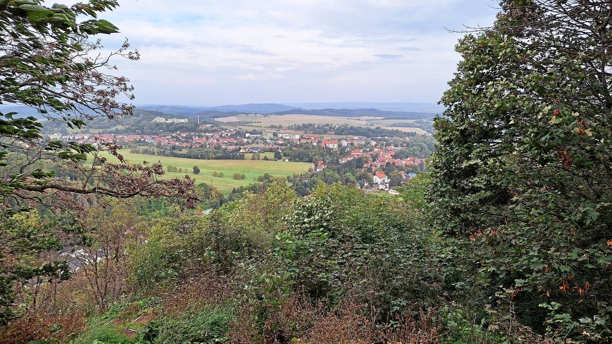 Aussicht auf den Kneippkurort Bad Tabarz von der Zimmerberghütte aus. 