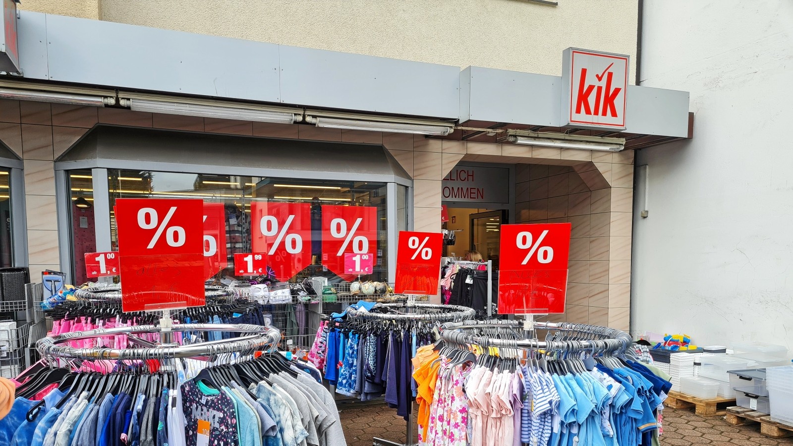 Textildiscounter Kik Schließt Unrentable Filialen - v3hrj6u