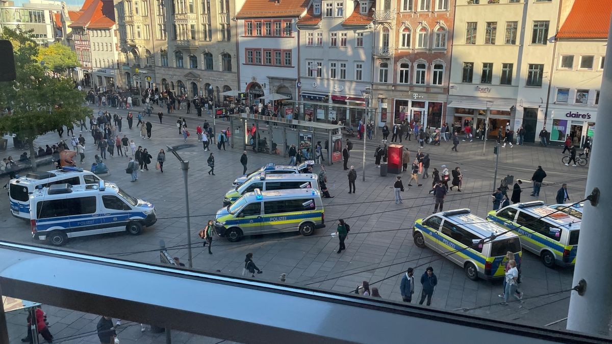 Großeinsatz am Samstagnachmittag auf dem Anger in Erfurt.