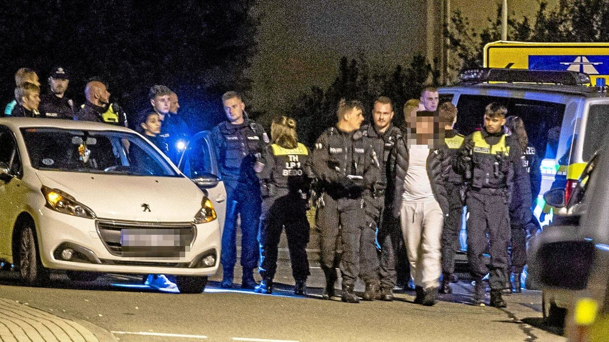 Die Polizei hat in der Nacht drei Tatverdächtige festgenommen.