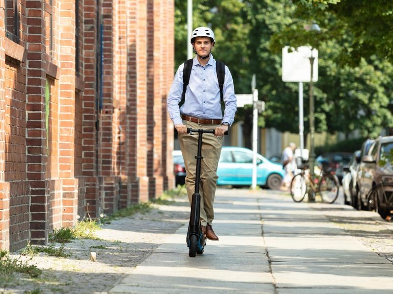 HVV EBikes ja, EScooter nein Händler kritisiert UBahnVerbot