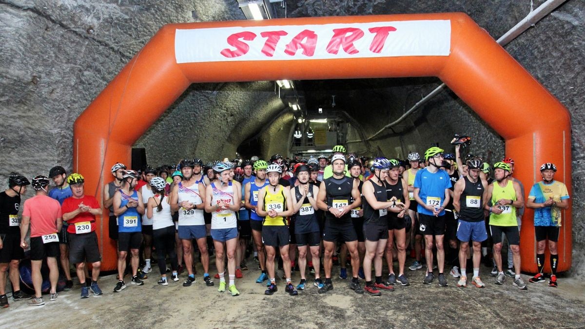 Beim 24. Kristalllauf 2023 waren knapp 400 Teilnehmer dabei. Marcel Krieghoff gewann und ist damit mit sieben Siegen alleiniger Dauersieger.