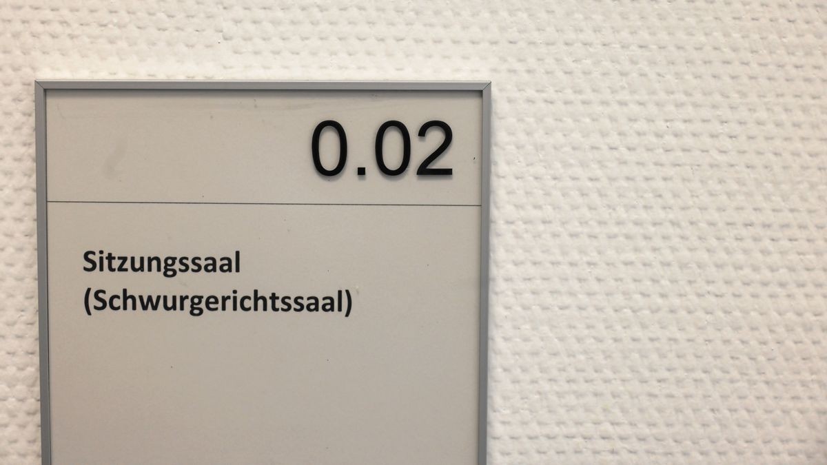 Am 25. Oktober sagte ein Kronzeuge, der unter besonderem Schutz steht, in einem Drogenprozess am Landgericht Erfurt aus.