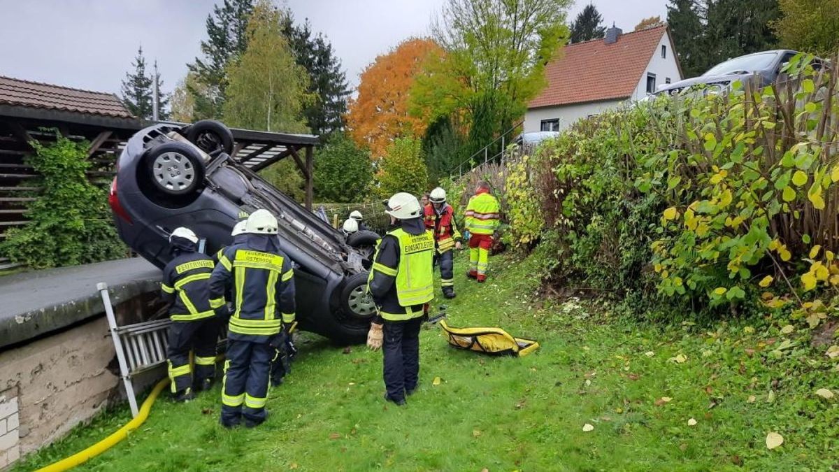 Gas und Bremse verwechselt Auto überschlägt sich in Osterode