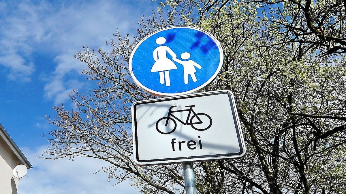 In Gothas Südstraße dürfen Radfahrer jetzt für mehr Sicherheit den Gehweg auf der Nordseite nutzen.