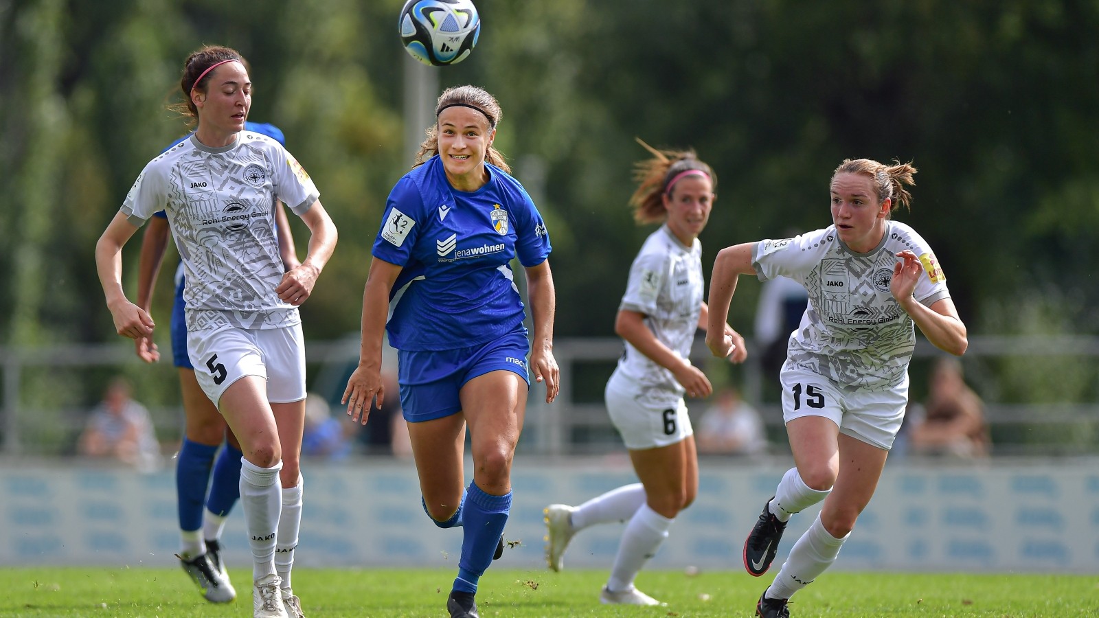 Frauen des FC Carl Zeiss Jena drehen Partie in Frankfurt