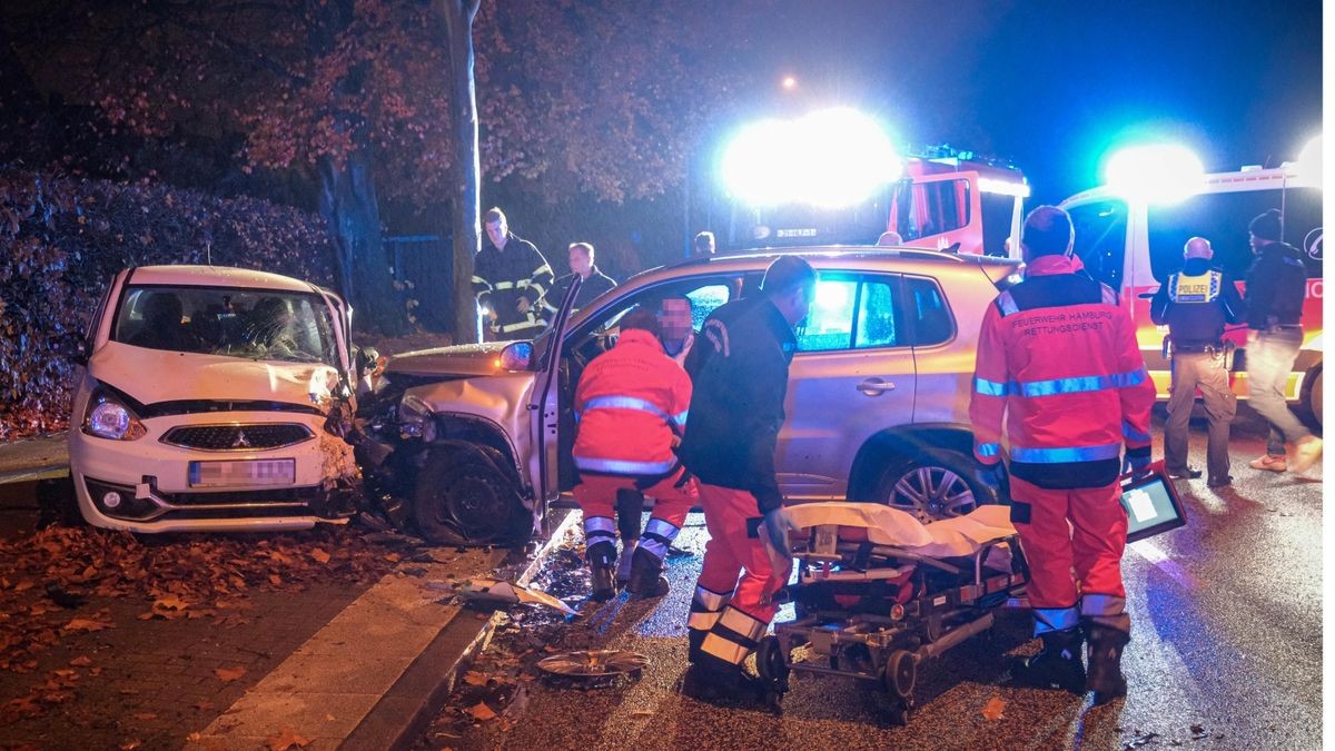 Polizei Hamburg: SUV kracht in Gegenverkehr: War Sekundenschlaf die ...