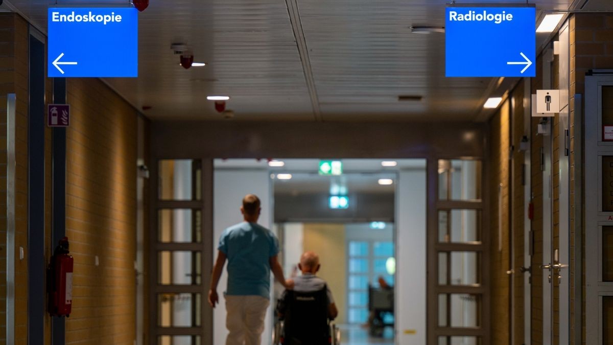 Das Transparenzgesetz gilt als wichtiger Baustein der von Bundesgesundheitsminister Karl Lauterbach (SPD) geplanten Krankenhausreform (Symbolbild).