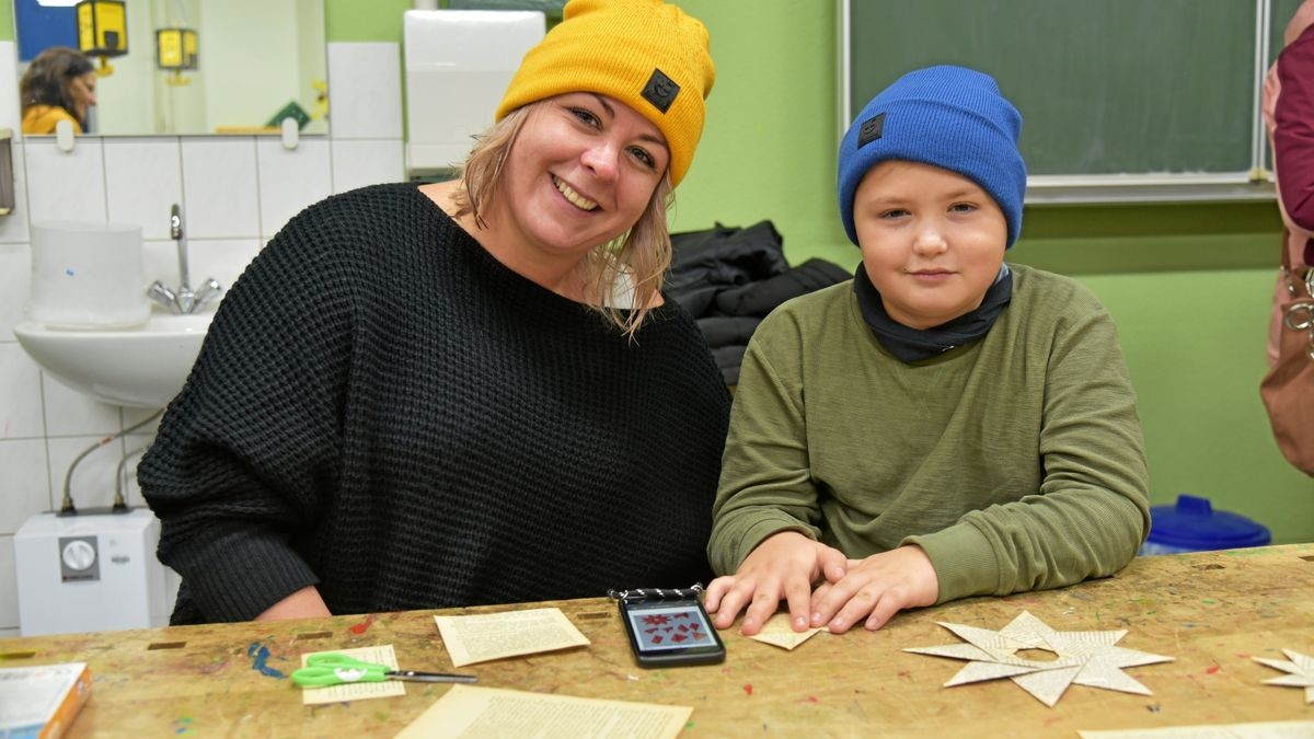 Wie eine Eisenberger Grundschule ihren Adventsmarkt feierte