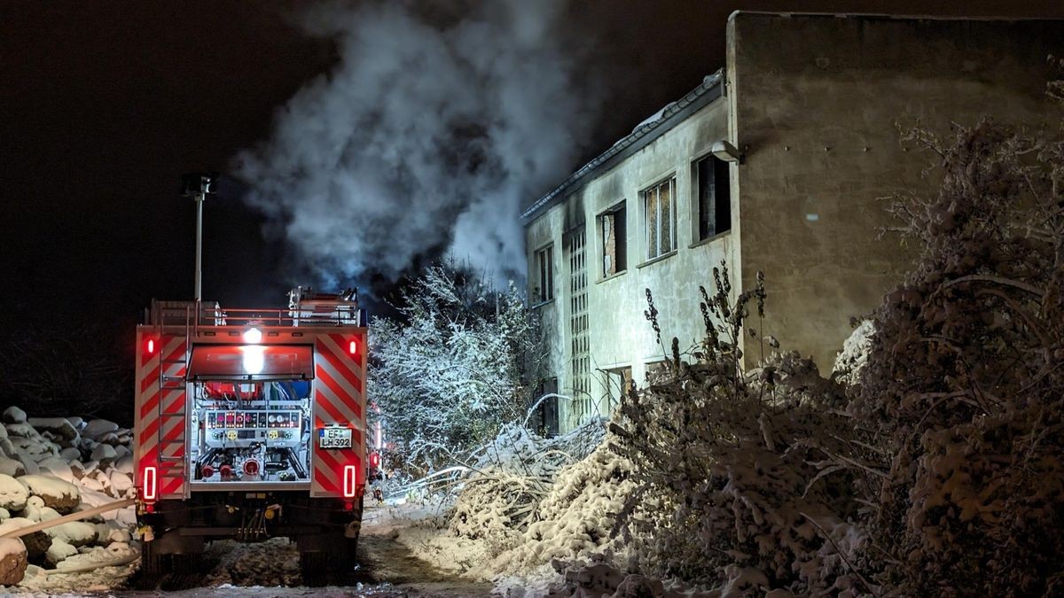 In der Iderhoffstraße brannte es am Dienstagabend in einem leerstehendem Gebäude.