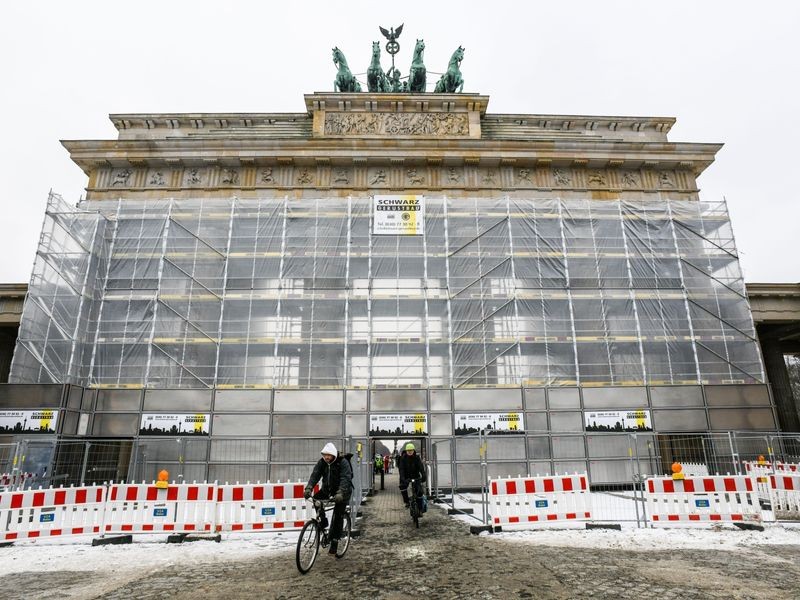 Brandenburger Tor: Baugerüst verbirgt eine Überraschung