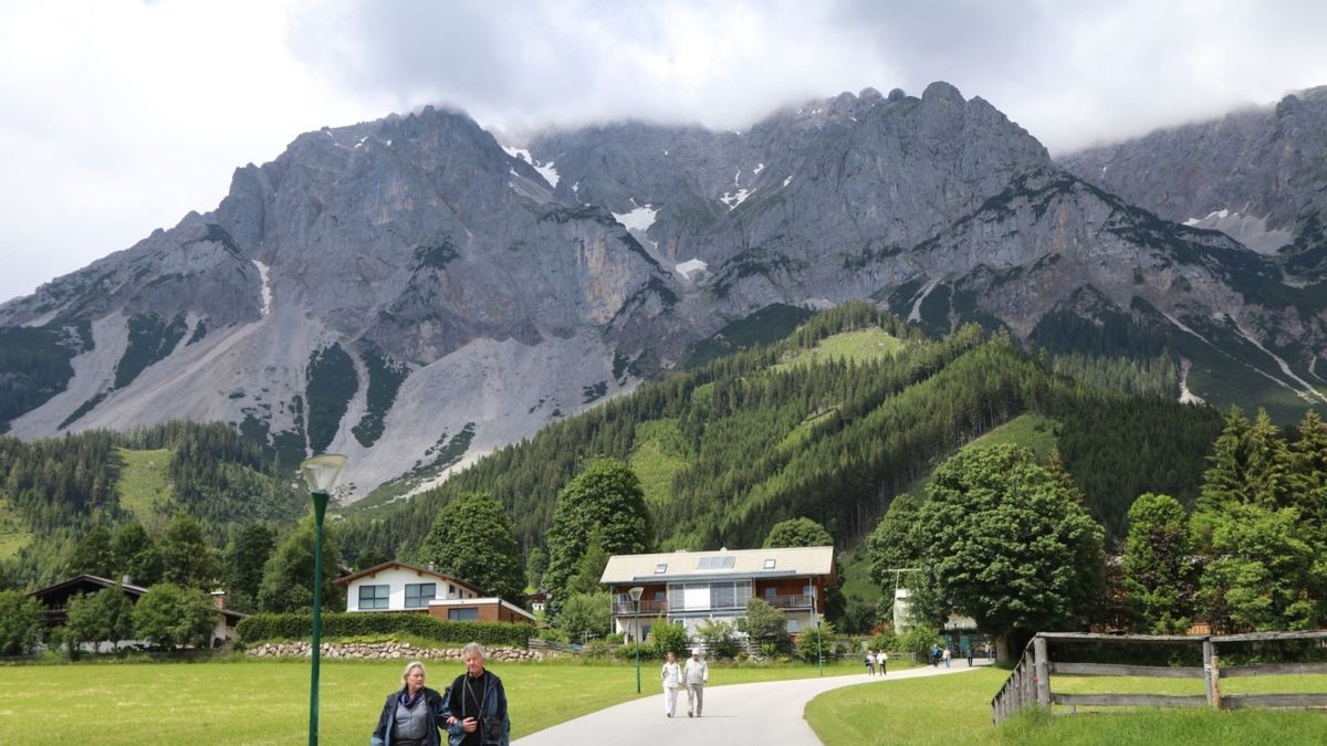 Grenzenlose Naturvielfalt: Entdecken Sie beeindruckende Landschaften und idyllische Orte während Ihrer Rreise durch die malerische Steiermark.