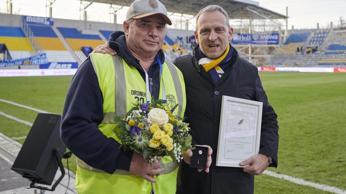 Was sonst noch beim Spiel des FC Carl Zeiss Jena passiert ist: Fans ...