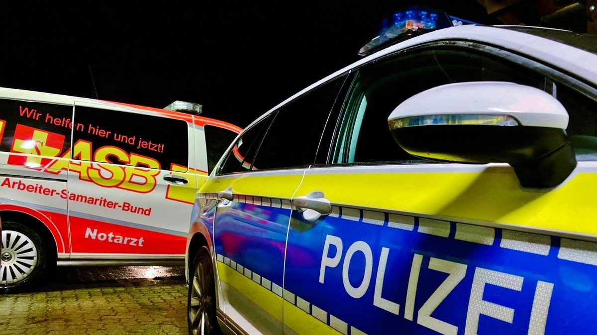 In der Polizeilichen Kriminalstatistik für 2021 waren 69 Fälle aufgelistet, in denen beispielsweise Feuerwehrleute oder Rettungssanitäter angegriffen worden waren (Symbolfoto). I