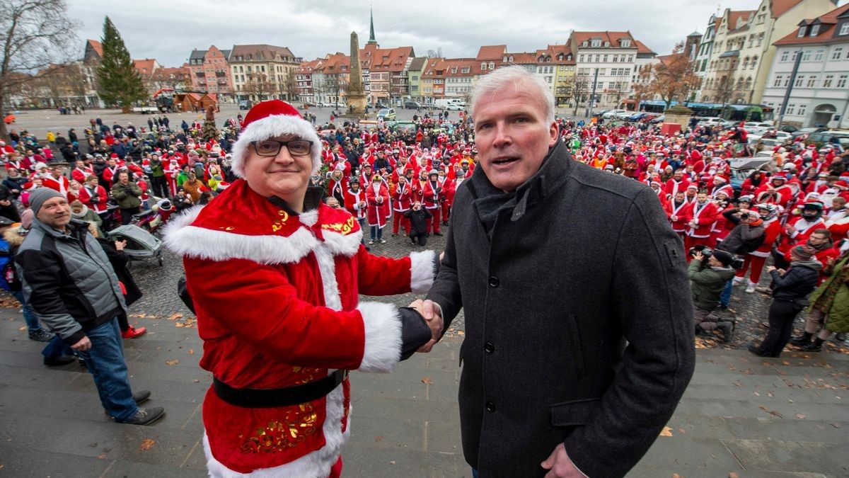 Rund 420 Simson-, MZ- und Trabant-Fahrer nahmen an der traditionellen Weihnachtsausfahrt in Erfurt teil.