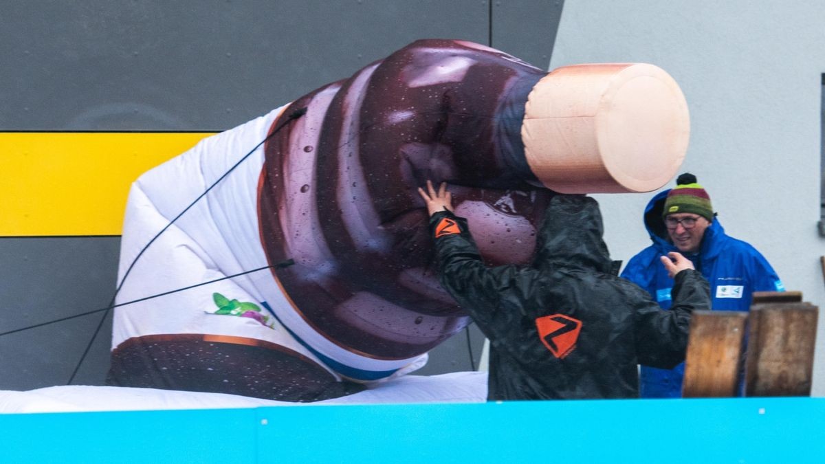 Regen und Wind setzten am Mittwoch in Oberhof nicht nur den Athleten zu. Auch die vielen Helfer beim Biathlon-Weltcup arbeiteten unter erschwerten Bedingungen.