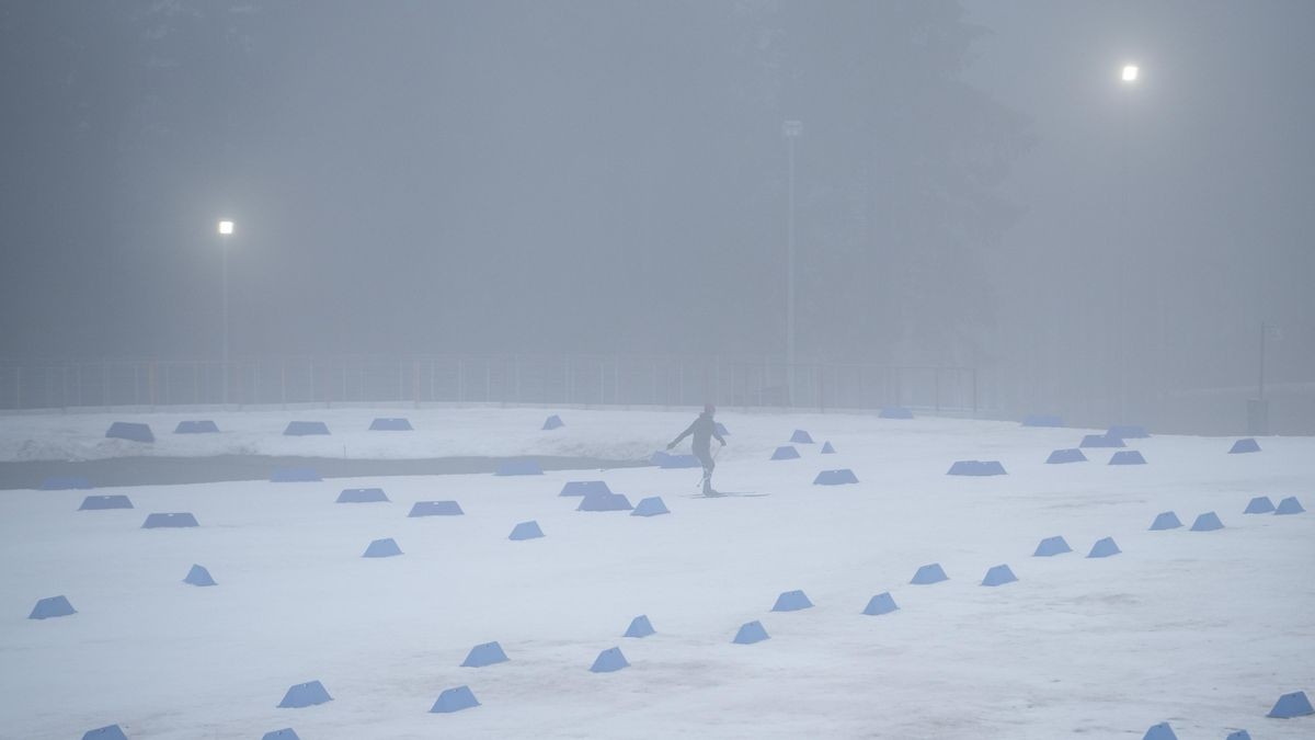 Regen und Wind setzten am Mittwoch in Oberhof nicht nur den Athleten zu. Auch die vielen Helfer beim Biathlon-Weltcup arbeiteten unter erschwerten Bedingungen.