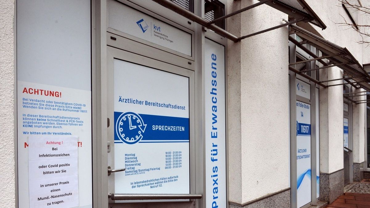 In den Räumlichkeiten des Ärztlichen Bereitschaftsdienstes in der Ernst-Toller-Straße 14 in Gera nimmt am kommenden Montag eine Akutpraxis der Kassenärztlichen Vereinigung (KVT) ihre Arbeit auf.