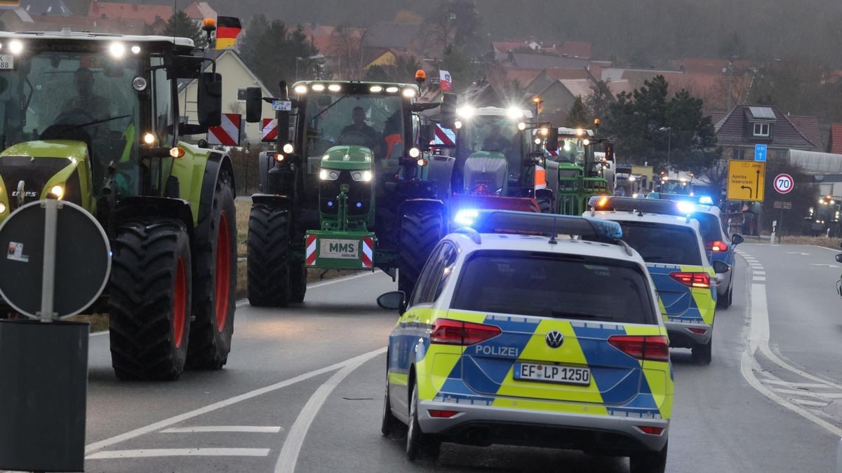 Am Montag wollen sich den Bauernprotesten auch Transportunternehmen anschließen. Allerdings hat der Thüringer Branchenverband für Donnerstag zu einer separaten Protestfahrt von Erfurt über Weimar nach Jena aufgerufen. Bereits in der Vorwoche protestierten Bauern bei Jena gegen die Agrarpolitik der Bundesregierung.