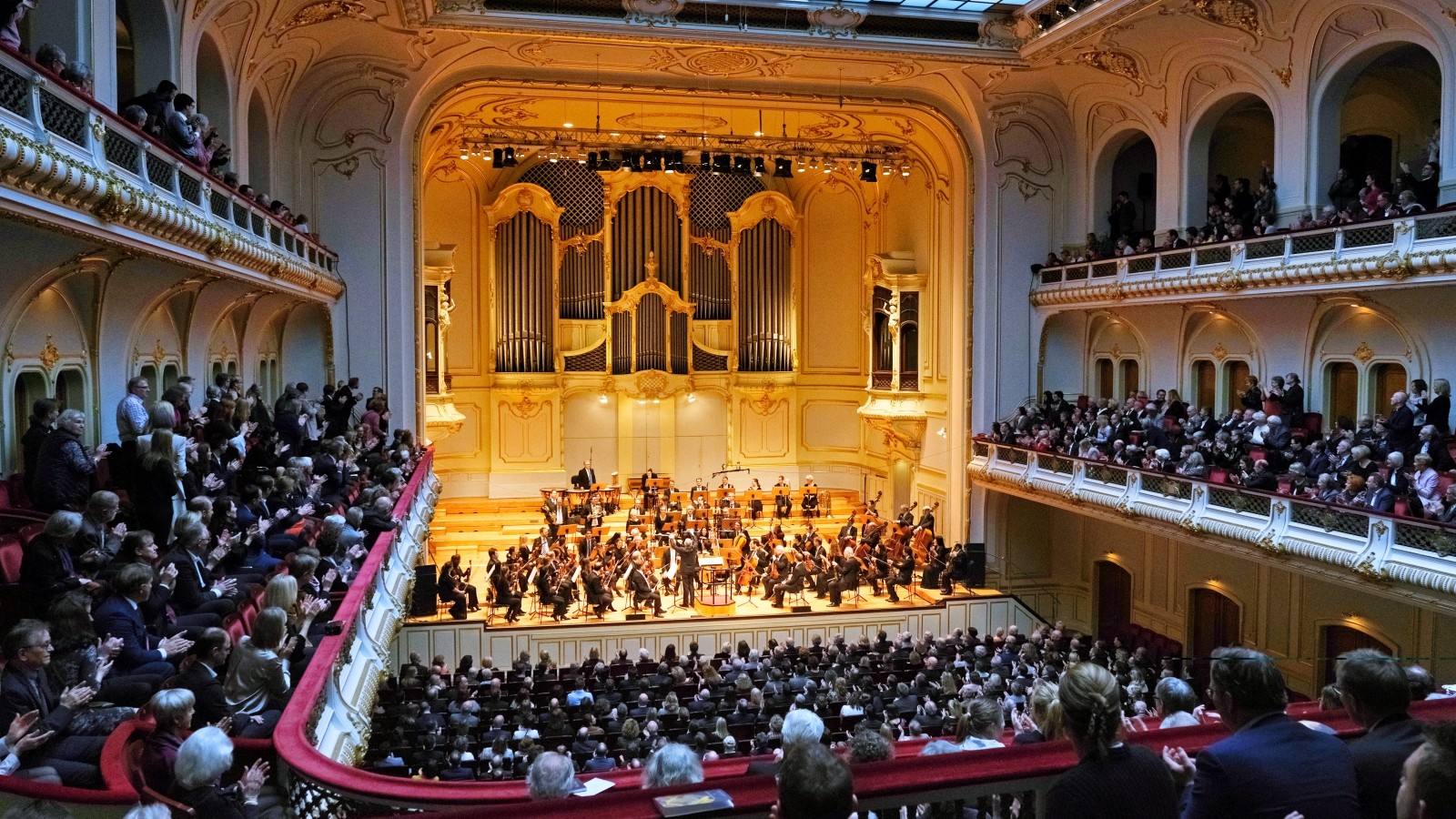 Hamburger Symphoniker Neujahrskonzert mit Paukenschlag