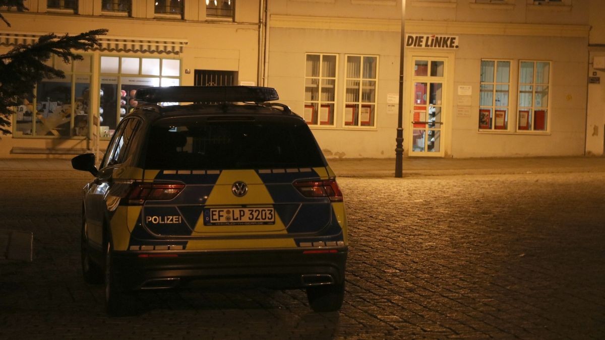 Polizeistreife auf dem Marktplatz in Gera.