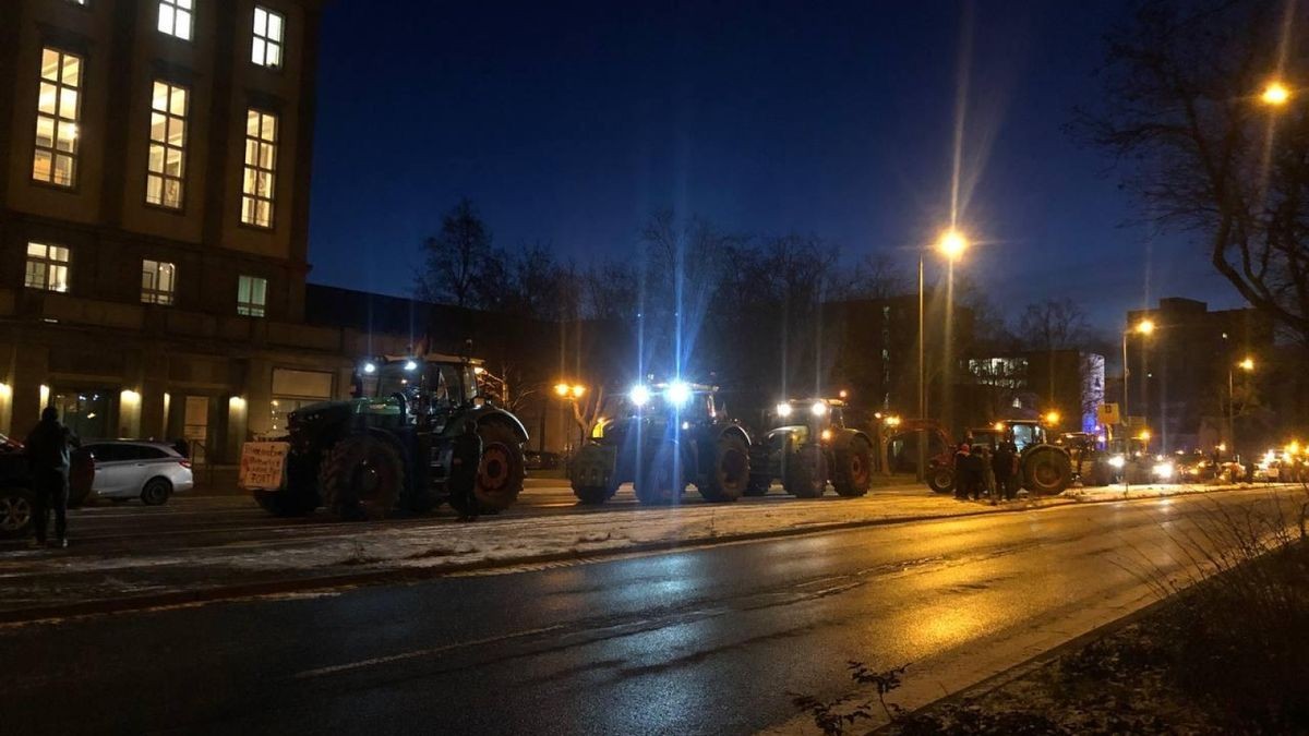 Bauernprotest in Erfurt, Traktoren auf dem Juri-Gagarin-Ring 