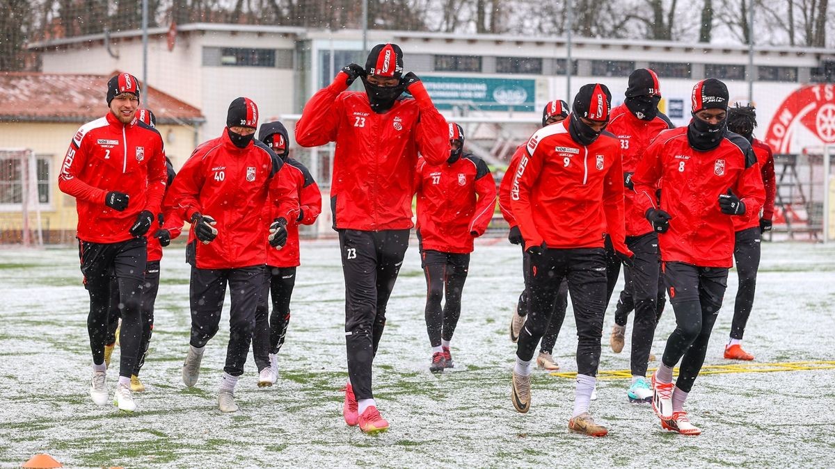 Erst Gispersleben, dann DFB-Zentrale: Zum Abschluss der ersten Trainingswoche gastiert der FC Rot-Weiß am Sonntag auf dem Campus des Deutschen Fußball-Bundes.