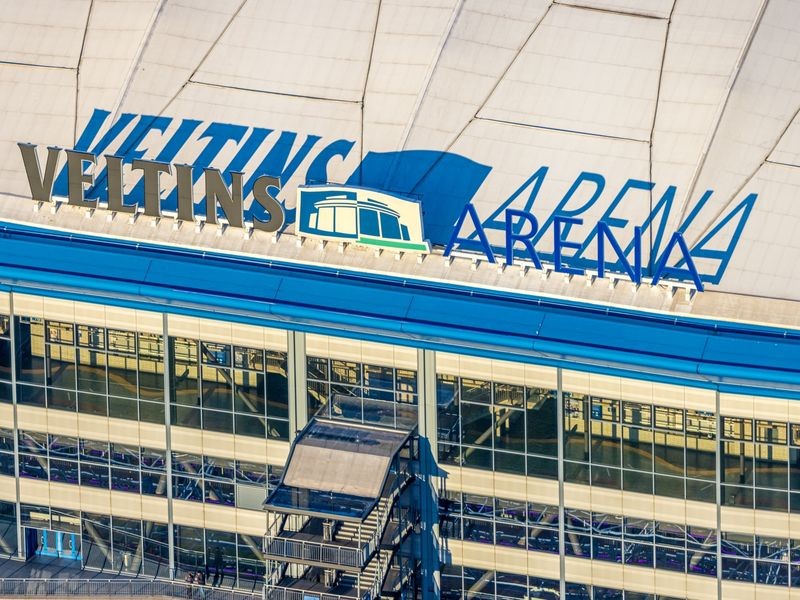 Veltins Arena Gelsenkirchen Bierpreis, Geschichte und Parken