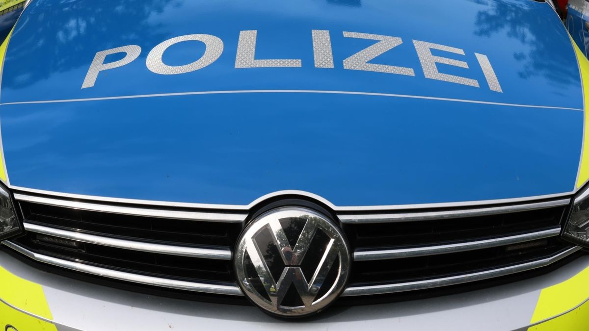 Die Polizei in Nordhessen musste sich um einen Unfall mit zwei Eichsfeldern kümmern.