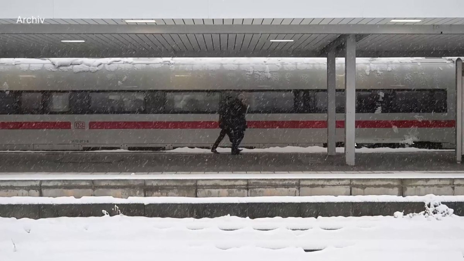 Bahn bereitet sich auf Wintereinbruch vor Zugbindung aufgehoben