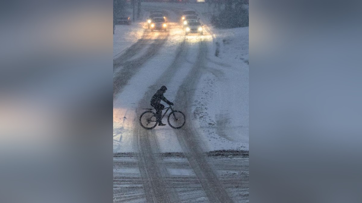 Der Deutsche Wetterdienst warnt vor extremer Glätte und starkem Schneefall.