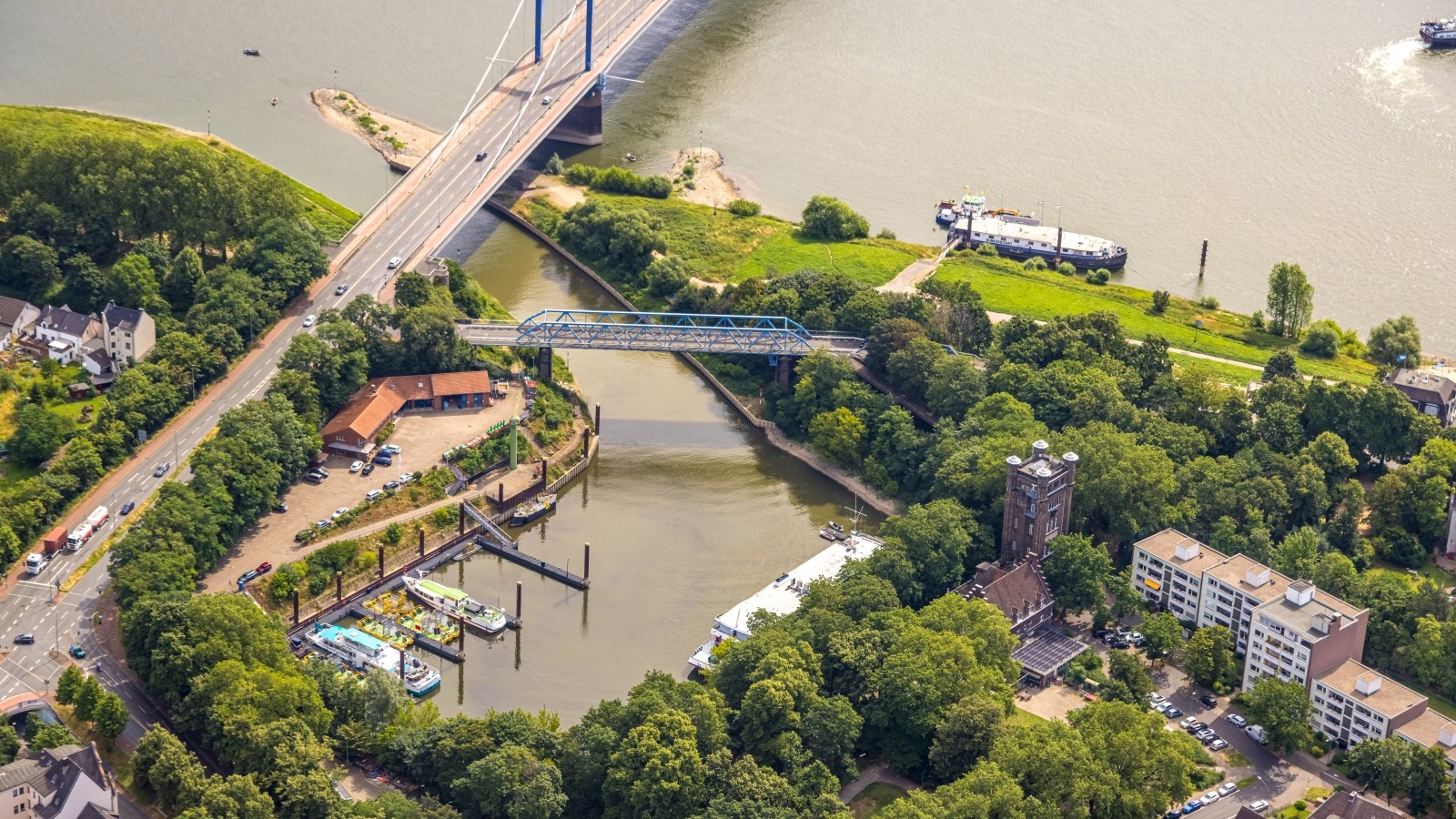 Hat Duisburg wirklich mehr Brücken als Venedig?