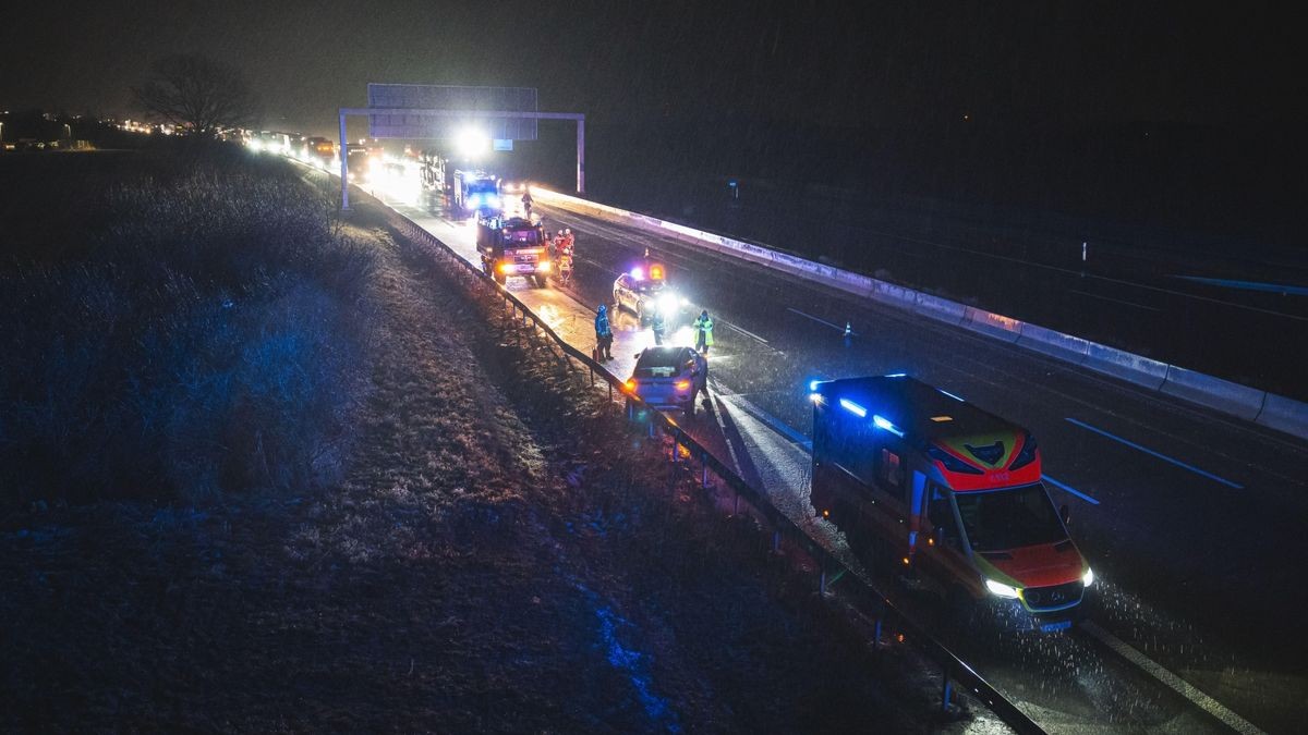 Am Mittwochabend kam es auf der A4 zwischen den Anschlussstellen Ronneburg und Gera-Leumnitz zu einem Verkehrsunfall.