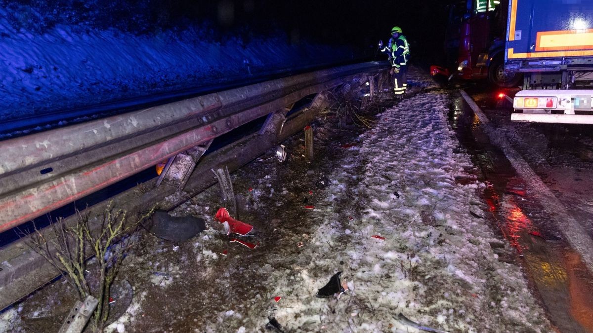 Am Mittwochabend sorgte überfrierende Nässe und Glatteis für ein Chaos auf der Autobahn A71 in Richtung Suhl zwischen den Anschlussstellen Meiningen-Nord und dem Dreieck Suhl.