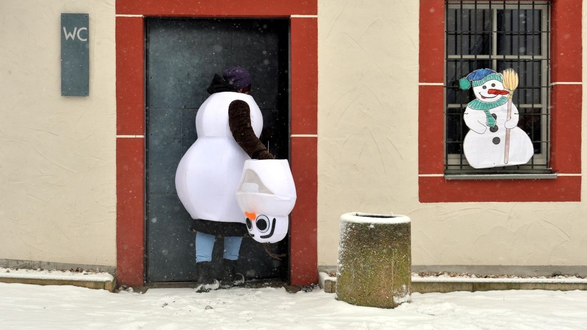 Schneemanntag auf der Osterburg. Dank des Neuschnees bot sich im Burghof eine idyllisch, winterliche Kulisse.