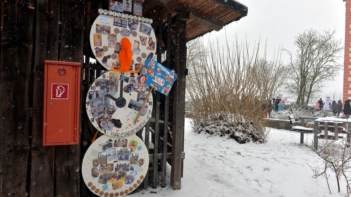 Schneemanntag auf der Osterburg. Dank des Neuschnees bot sich im Burghof eine idyllisch, winterliche Kulisse.