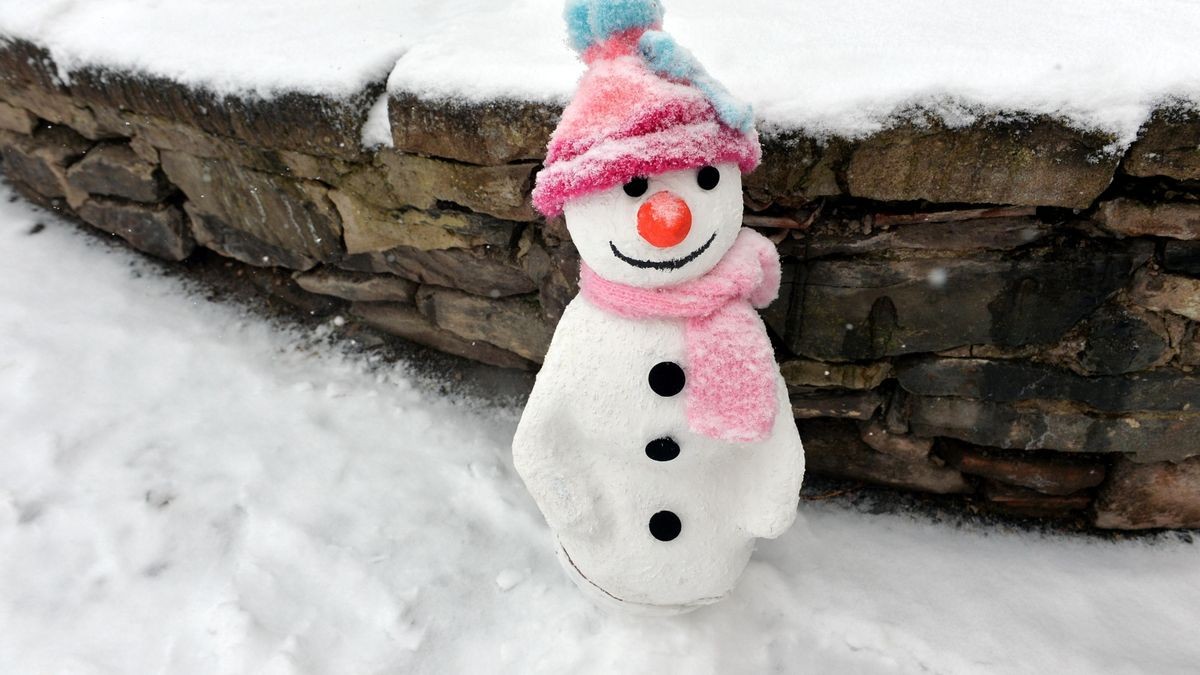 Schneemanntag auf der Osterburg. Dank des Neuschnees bot sich im Burghof eine idyllisch, winterliche Kulisse.